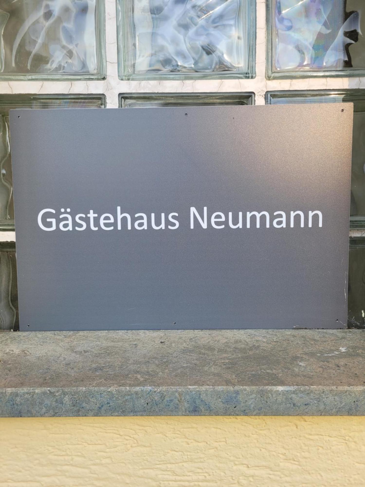 Gaestehaus Neumann บุค ภายนอก รูปภาพ